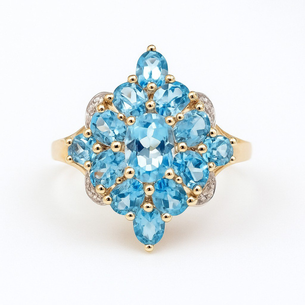 Кольцо из красного золота с топазами и бриллиантами